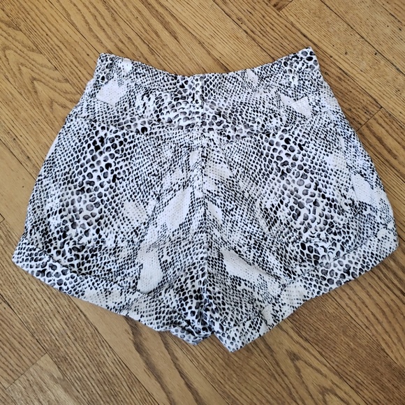 American Apparel High Waisted Snake Print Shorts - Picture 3 of 6
